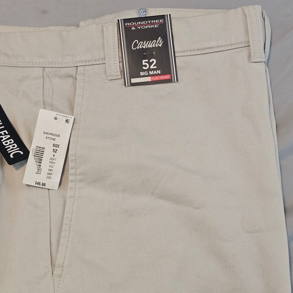 Roundtree & Yorke Size 52 Classic Fit Shorts Stone 9" inseam Flat NWT L897